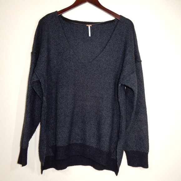 FREE PEOPLE Sweater Weather Size XS V-Neck Oversized Black Thick Knit NEW $128 - Picture 6 of 9